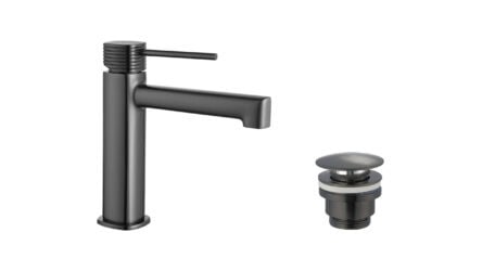 Wastafelkraan laag in black gun metal met duurzame PVD-coating, geleverd als complete set inclusief bijpassende clickwaste. De clickwaste is een handige pop-up afvoer die je eenvoudig opent en sluit door erop te drukken. Onderdeel van de Genève serie