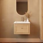 Modern naturel eiken badkamermeubel 60 cm met één lade en mat witte mineraalstenen wastafel