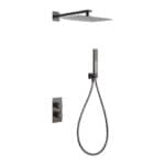 Thermostatische inbouw doucheset in black gun metal met duurzame PVD-coating, geleverd als complete set met handdouche en doucheslang, inclusief inbouwdeel. Uitgevoerd met muuraansluiting. Onderdeel van de Lugano serie, uitgevoerd in massief messing