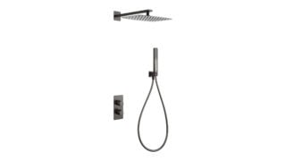 Thermostatische inbouw doucheset in black gun metal met duurzame PVD-coating, geleverd als complete set met handdouche en doucheslang, inclusief inbouwdeel. Uitgevoerd met muuraansluiting. Onderdeel van de Lugano serie, uitgevoerd in massief messing