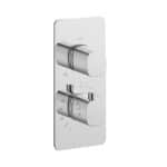 Thermostatische inbouw doucheset in chroom, geleverd als complete set met handdouche en doucheslang, inclusief inbouwdeel. Uitgevoerd met plafondaansluiting. Onderdeel van de Lugano serie, uitgevoerd in massief messing en verkrijgbaar in 6 kleuren. V