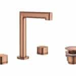 2-hendel wastafelkraan in geborsteld koper, geleverd als complete set inclusief bijpassende clickwaste. De clickwaste is een handige pop-up afvoer die je eenvoudig opent en sluit door erop te drukken. Onderdeel van de Lugano serie, ambachtelijk uit é