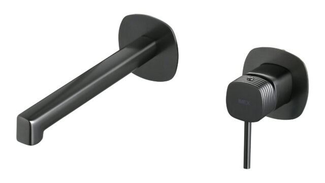Inbouw muurwastafelkraan in black gun metal met duurzame PVD-coating, geleverd inclusief inbouwdeel. Onderdeel van de Como serie, ambachtelijk uit één stuk massief messing vervaardigd en verkrijgbaar in 6 kleuren. Voorzien van 5 jaar garantie.
