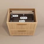Compact eiken wastafelmeubel 70 cm met ribbelfront, twee lades en granieten blad met witte waskom