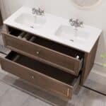 Hangend donker eiken wastafelmeubel 120 cm met vlak front, twee lades en dubbele wastafel