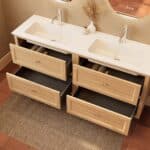 Modern naturel eiken badkamermeubel 160 cm met twee lades en mat witte mineraalstenen wastafel