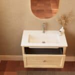 Modern naturel eiken badkamermeubel 80 cm met één lade en mat witte mineraalstenen wastafel