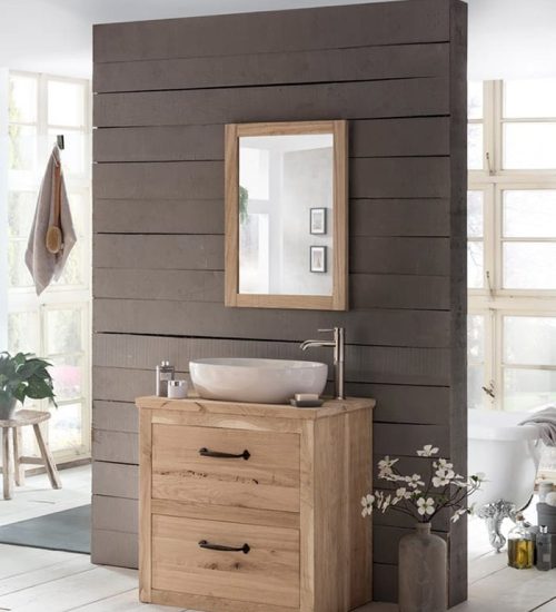 Mooi eiken badkamermeubel staand met keramische waskom en bijpassende spiegel